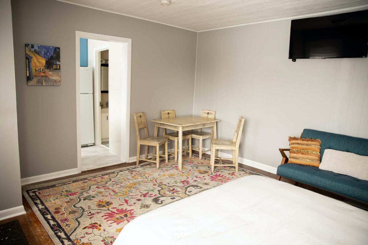 Charming French Studio Apartment Laramie Exterior foto